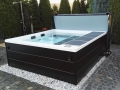 Zweifarbiger Gartenwhirlpool