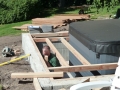Holzdeck ringsum den Schwimmspa